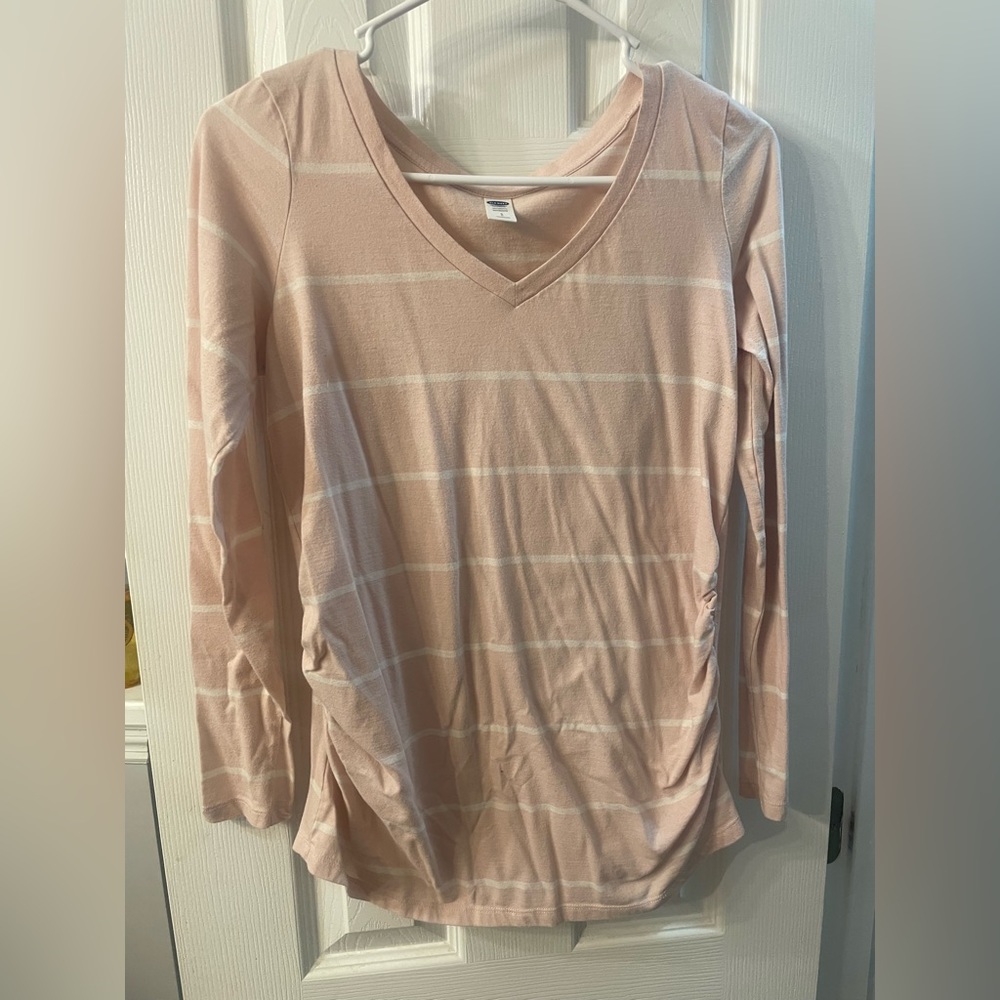 Old navy maternity long sleeve shirt